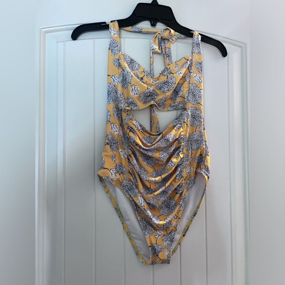 Cupshe Yellow Floral Halter One-Piece ☀️3/$15☀️